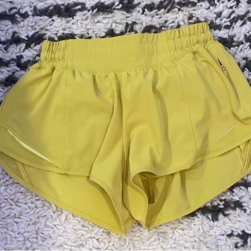 Soliel lululemon hotty hots 2.5” inseam